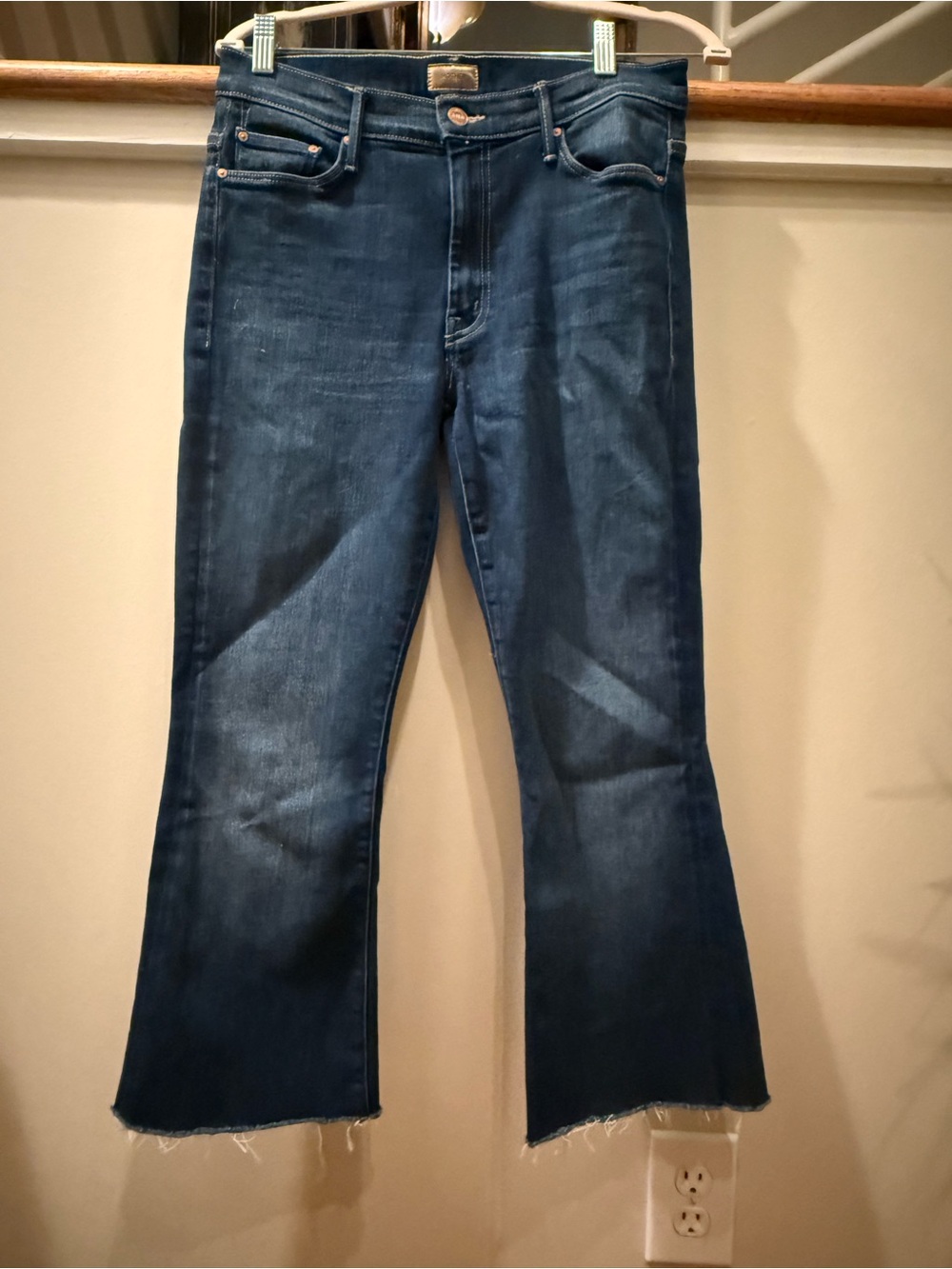 MOTHER The Weekender Fray Home Movies Flare Jeans Size 30